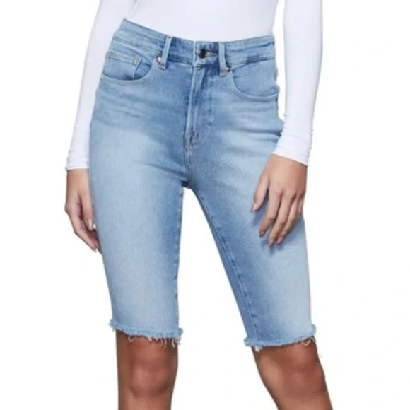 NWT Good American High Rise Fray Hem Bermuda Shorts in Blue459
